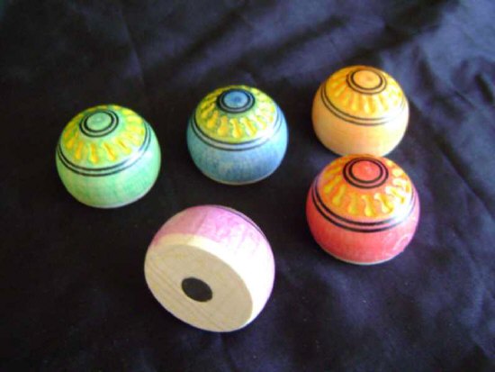 Arabesk Magnet in verschiedenen Farben.