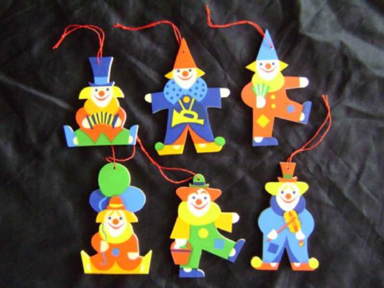 Lustige Clownfiguren als Anhänger oder für ein Mobile.