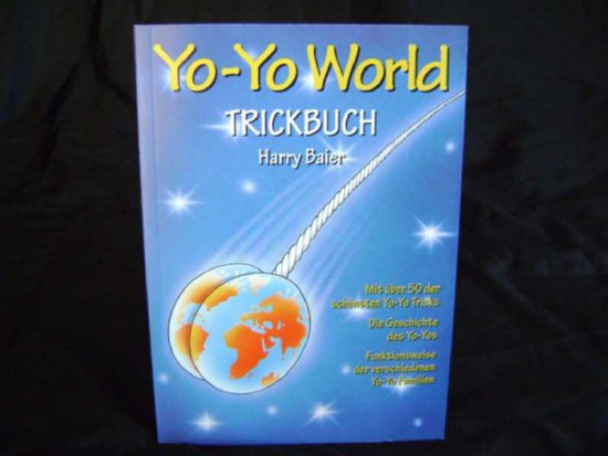 Verschiedene Trickbücher über das Yoyo Spielen.