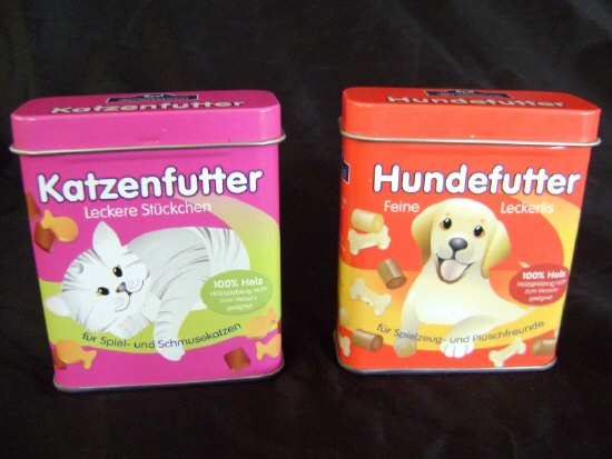 Tierfutter für Katze und Hund.